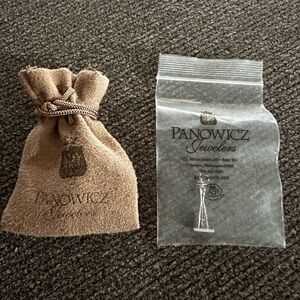 SEATTLE ❤️ SPACE NEEDLE CHARM IN STERLING SILVER- NWT